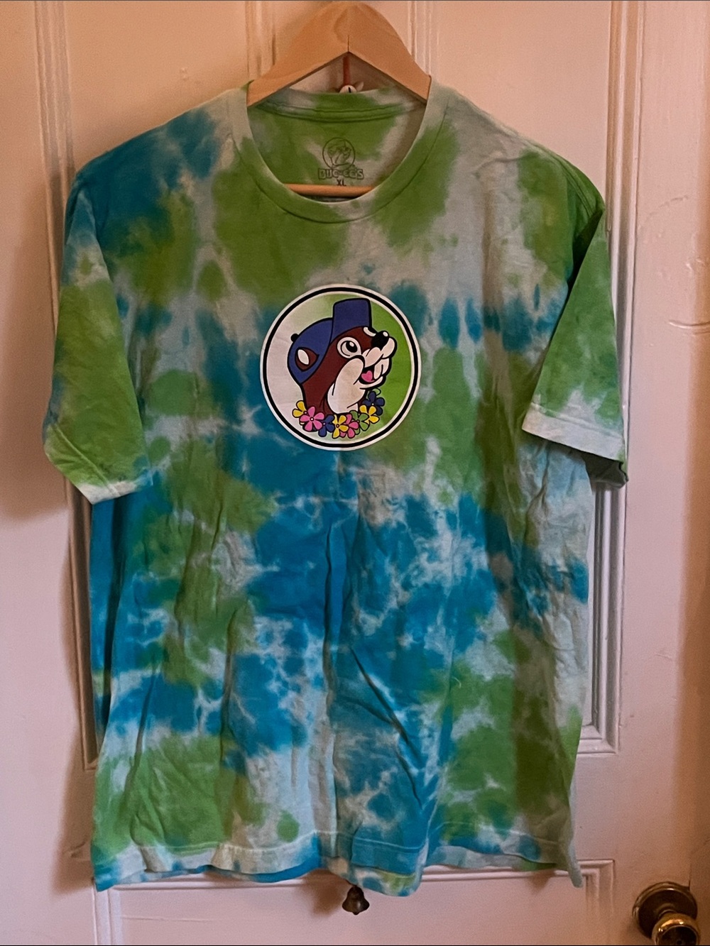 Bucees Tie-Dye Graphic Tee with Cartoon Dog